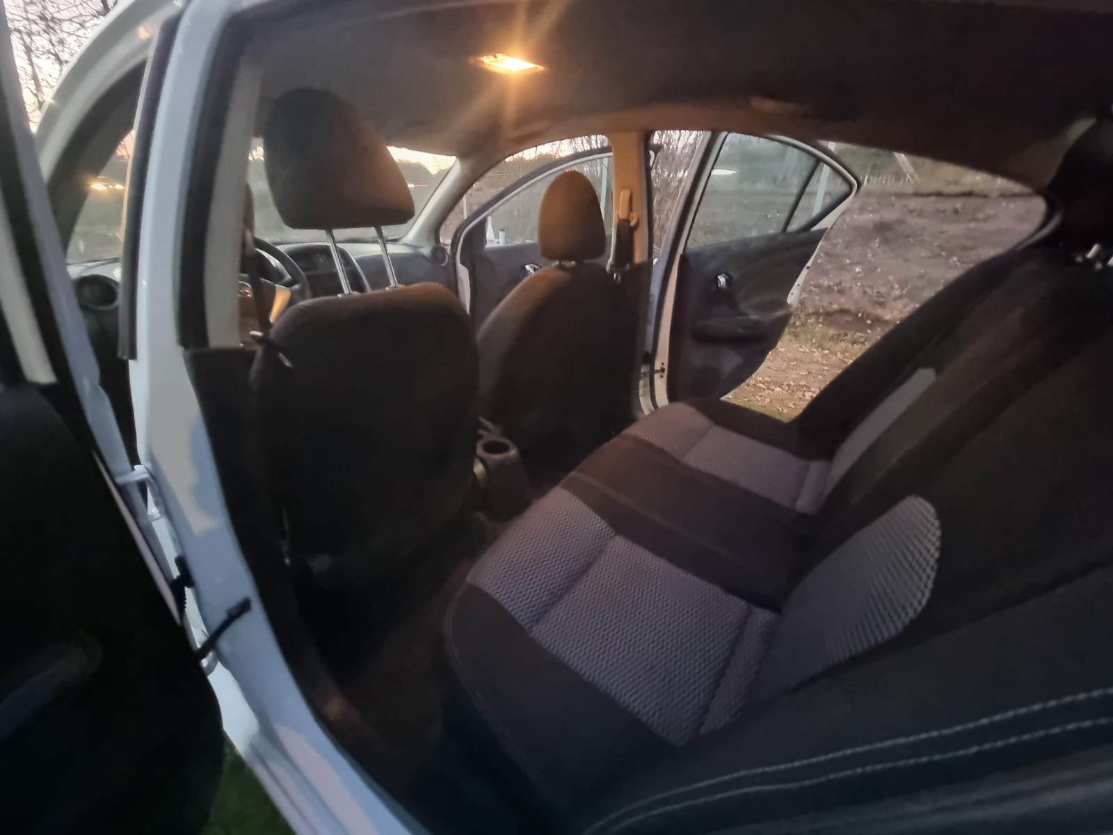Nissan  versa